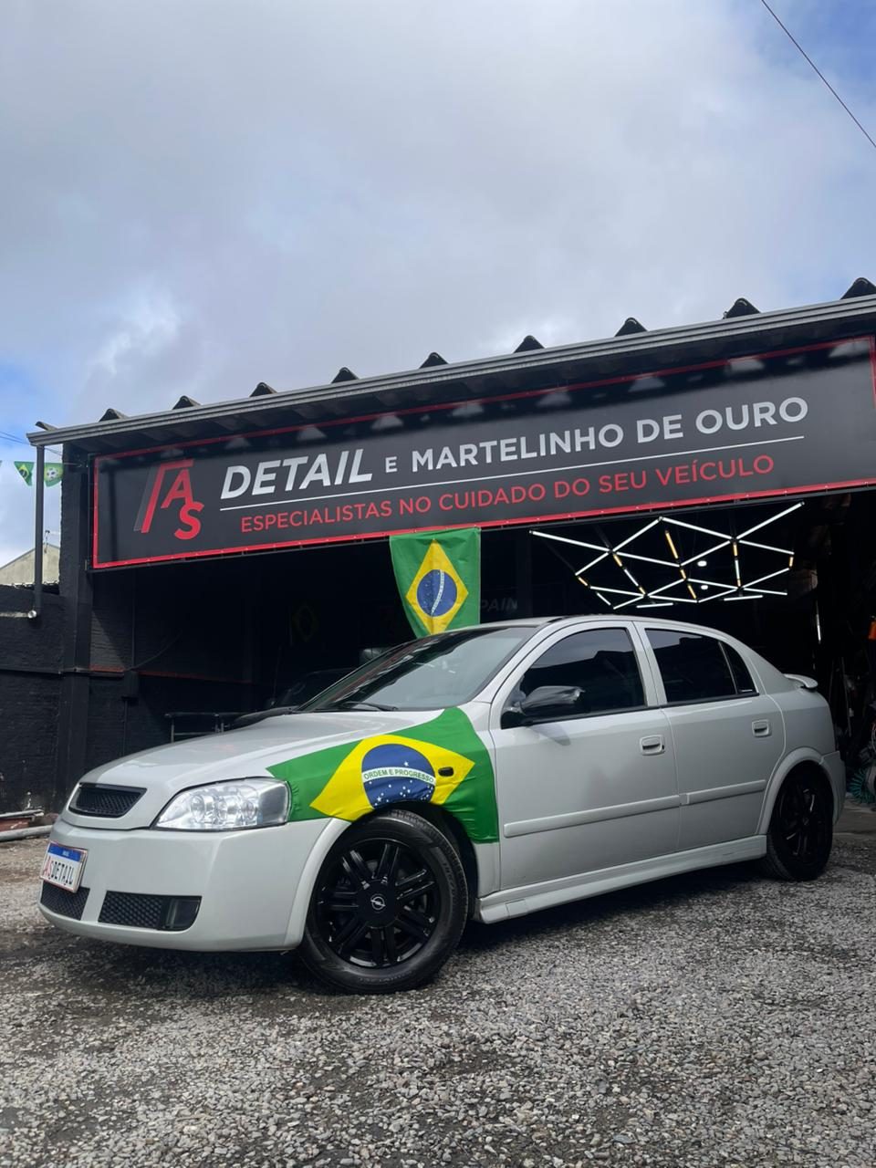 Fachada da AS Detail e Martelinho de Ouro em Curitiba